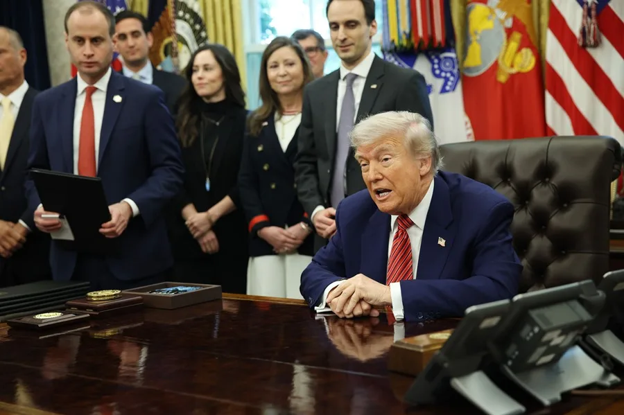 Trump congela aranceles del 50 % a la UE